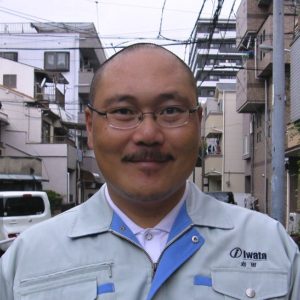 【写真】イワタ塗装 代表 切り抜き